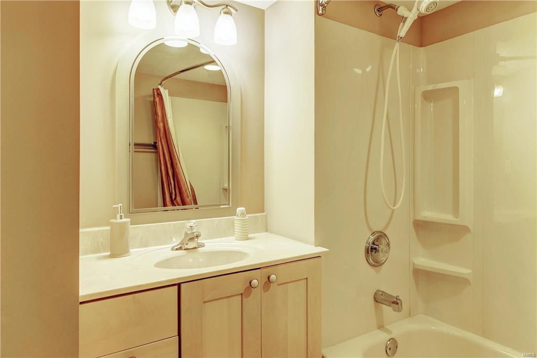 373 Edgar Road Webster Groves, MO 63119 - Photo 32 of 42 Gallery Image 32