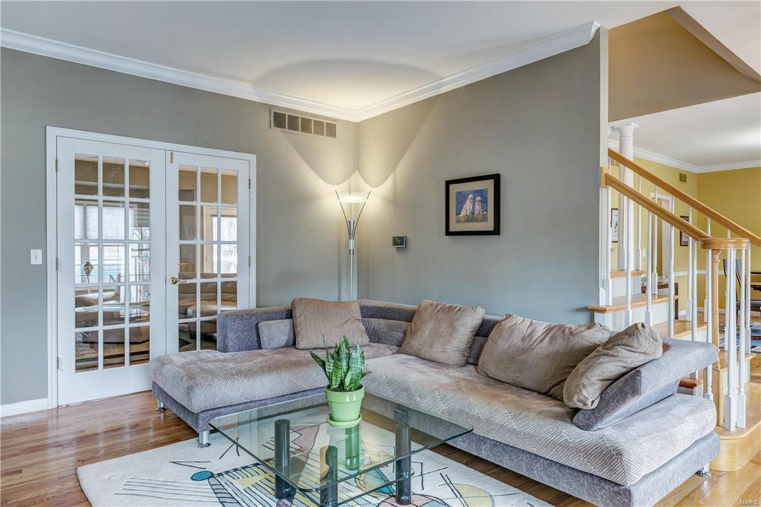 373 Edgar Road Webster Groves, MO 63119 - Photo 5 of 42 Gallery Image 5