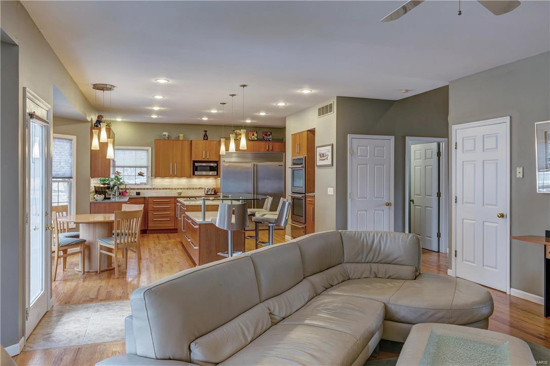 373 Edgar Road Webster Groves, MO 63119 - Photo 8 of 42 Gallery Image 8