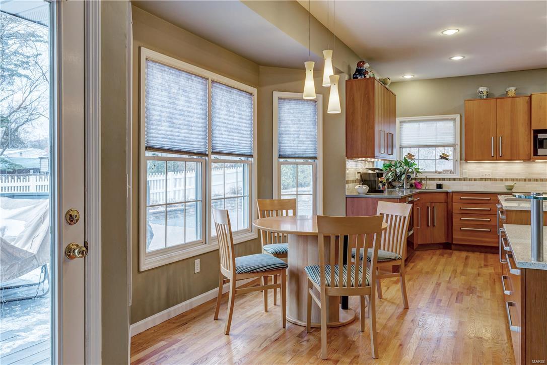 373 Edgar Road Webster Groves, MO 63119 - Photo 9 of 42 Gallery Image 9
