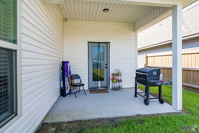 $2,350 | 39500 Ridgeland Drive, Gonzales, LA 70737