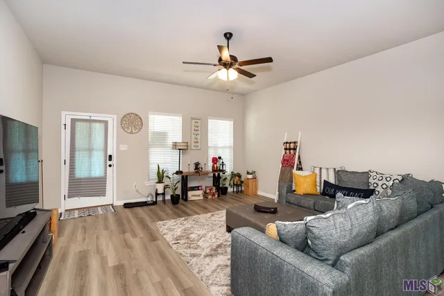 $2,350 | 39500 Ridgeland Drive, Gonzales, LA 70737