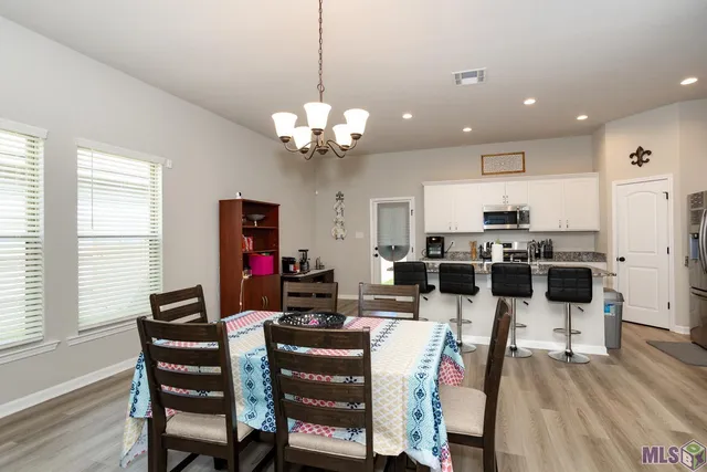 $2,350 | 39500 Ridgeland Drive, Gonzales, LA 70737