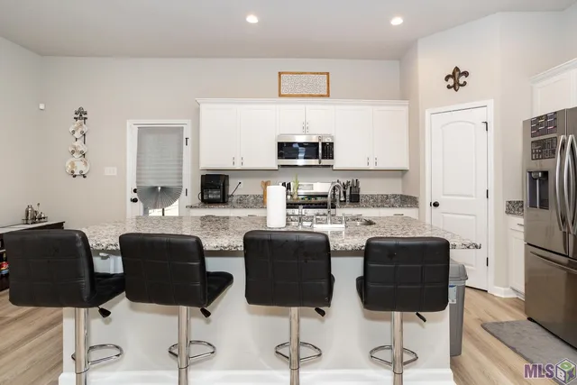 $2,350 | 39500 Ridgeland Drive, Gonzales, LA 70737