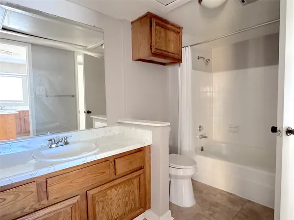 $1,050 | 12200 Overbrook Lane, Unit 25C, Houston, TX 77077