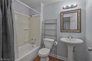 814 Lee Street Benton, LA 71006 - Photo 10 of 20 a bathroom with a sink toilet and shower