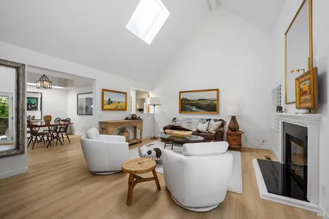 $1,295,000 | 533 Carnation Court, Sonoma, CA 95476