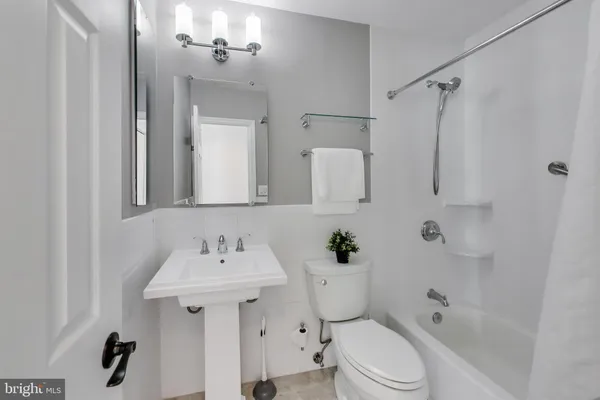 $460,000 | 1830 17th Street Northwest, Unit 501, Washington, DC 20009