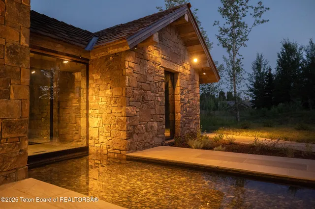 $31,750,000 | 2165 Blue Crane Drive, Jackson, WY 83001