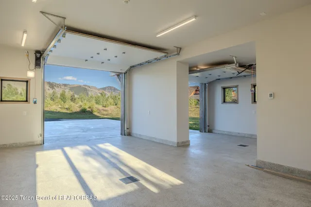 $31,750,000 | 2165 Blue Crane Drive, Jackson, WY 83001