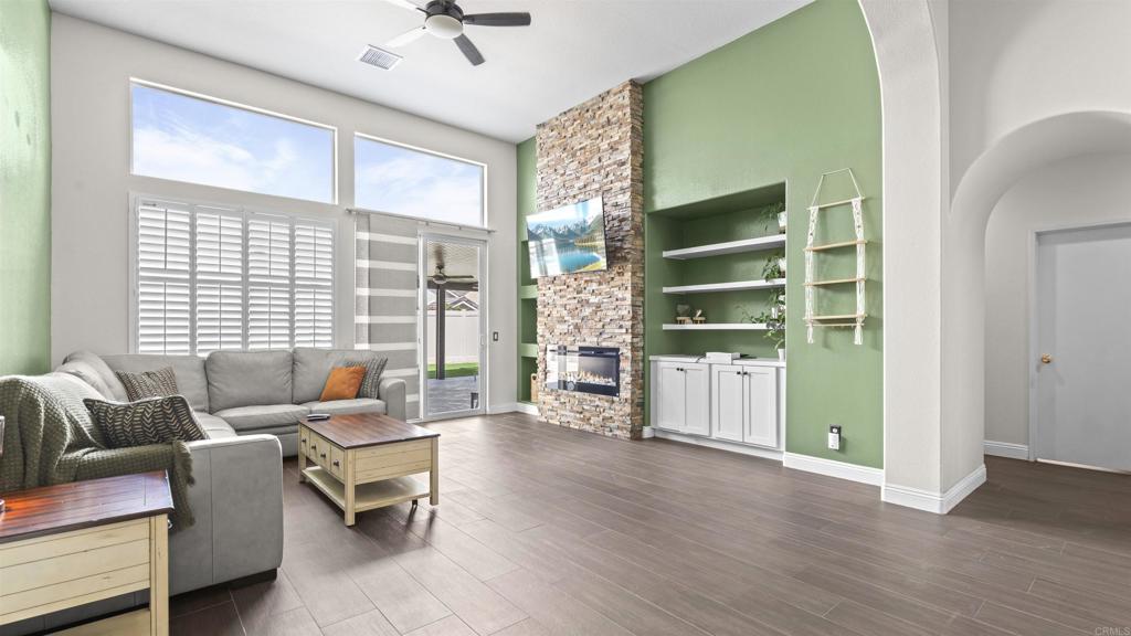 27100 Early Dawn Road Menifee, CA 92584 - Photo 4 of 37