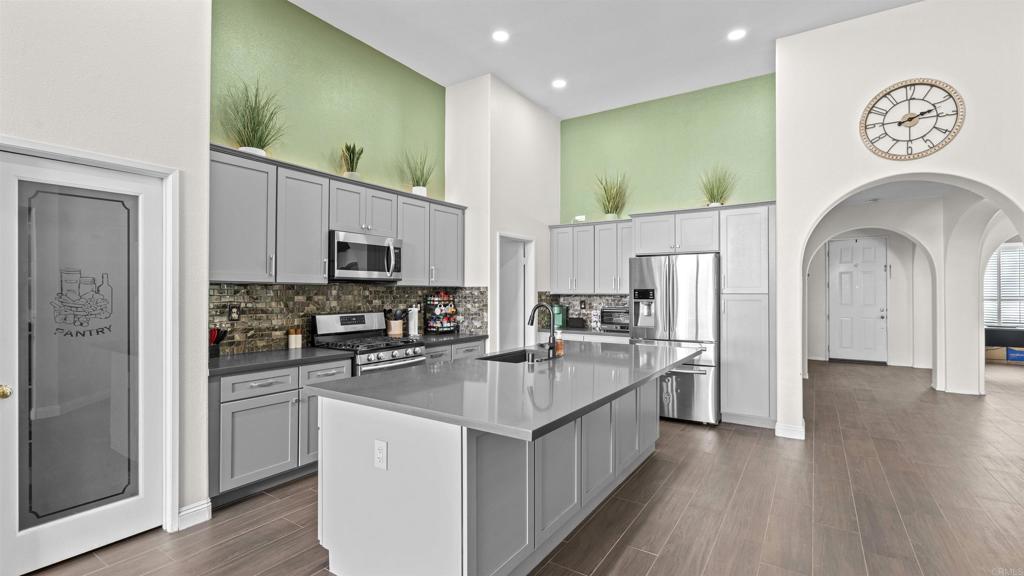 27100 Early Dawn Road Menifee, CA 92584 - Photo 6 of 37