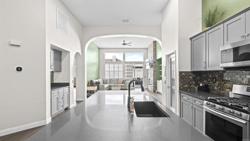 27100 Early Dawn Road Menifee, CA 92584 - Photo 7 of 37