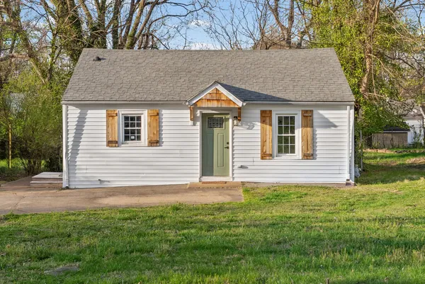 $1,200 | 1251 Daniel Street, Clarksville, TN 37040