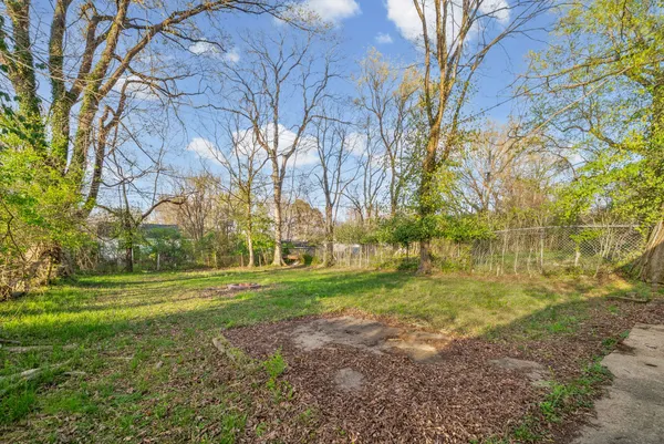 $1,200 | 1251 Daniel Street, Clarksville, TN 37040