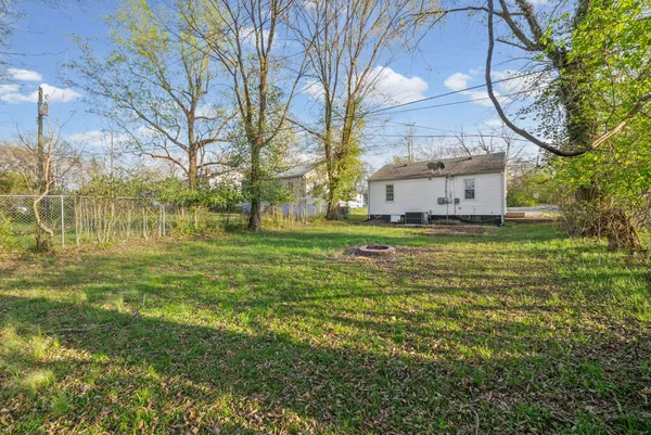 $1,200 | 1251 Daniel Street, Clarksville, TN 37040