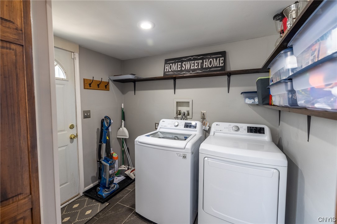 141 Hampton Road Syracuse, NY 13203 - Photo 16 of 39 Laundry off kitchen