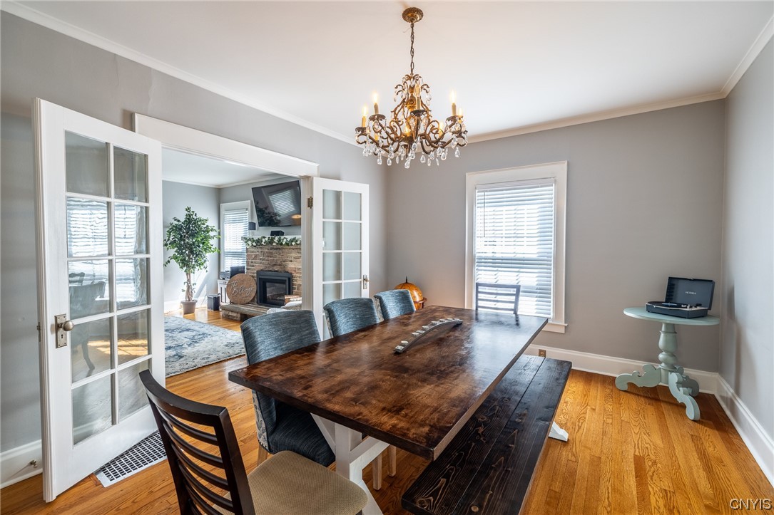141 Hampton Road Syracuse, NY 13203 - Photo 18 of 39 Living/Dining Area
