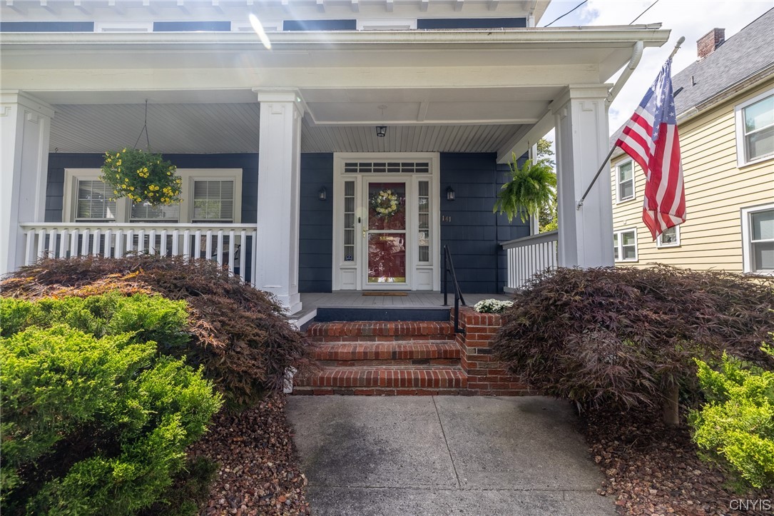 141 Hampton Road Syracuse, NY 13203 - Photo 2 of 39