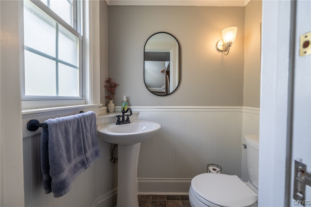 141 Hampton Road Syracuse, NY 13203 - Photo 5 of 39 Half Bath at bottom of the stairs