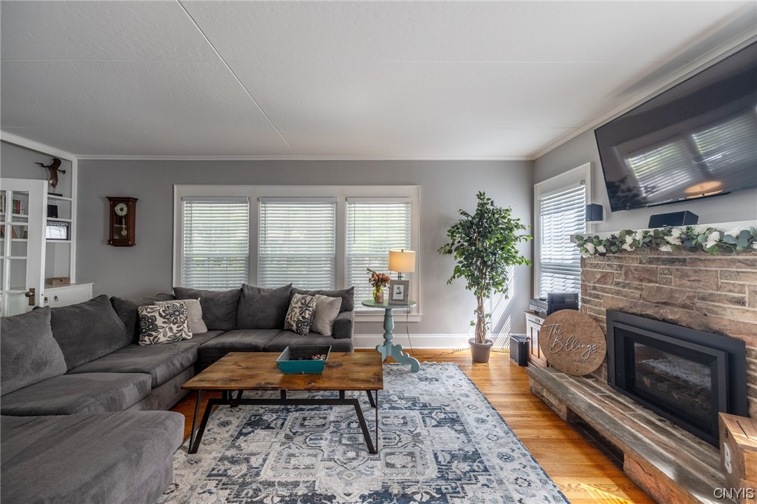 141 Hampton Road Syracuse, NY 13203 - Photo 7 of 39 Another view of Living Room