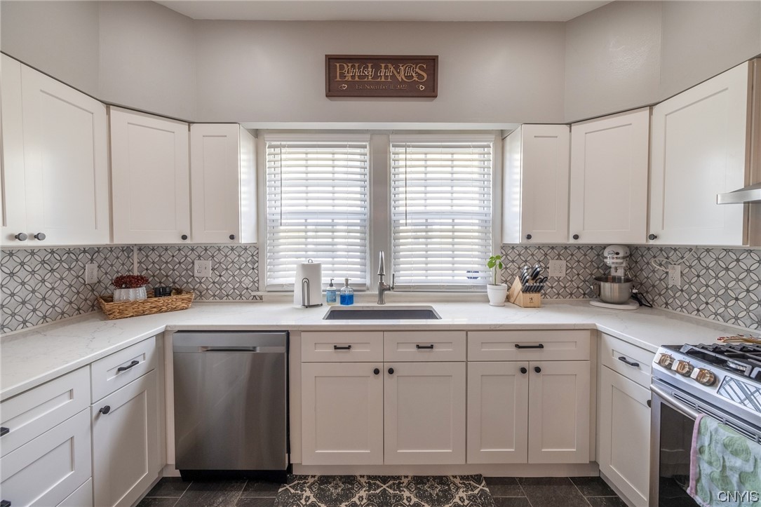 141 Hampton Road Syracuse, NY 13203 - Photo 9 of 39 Kitchen