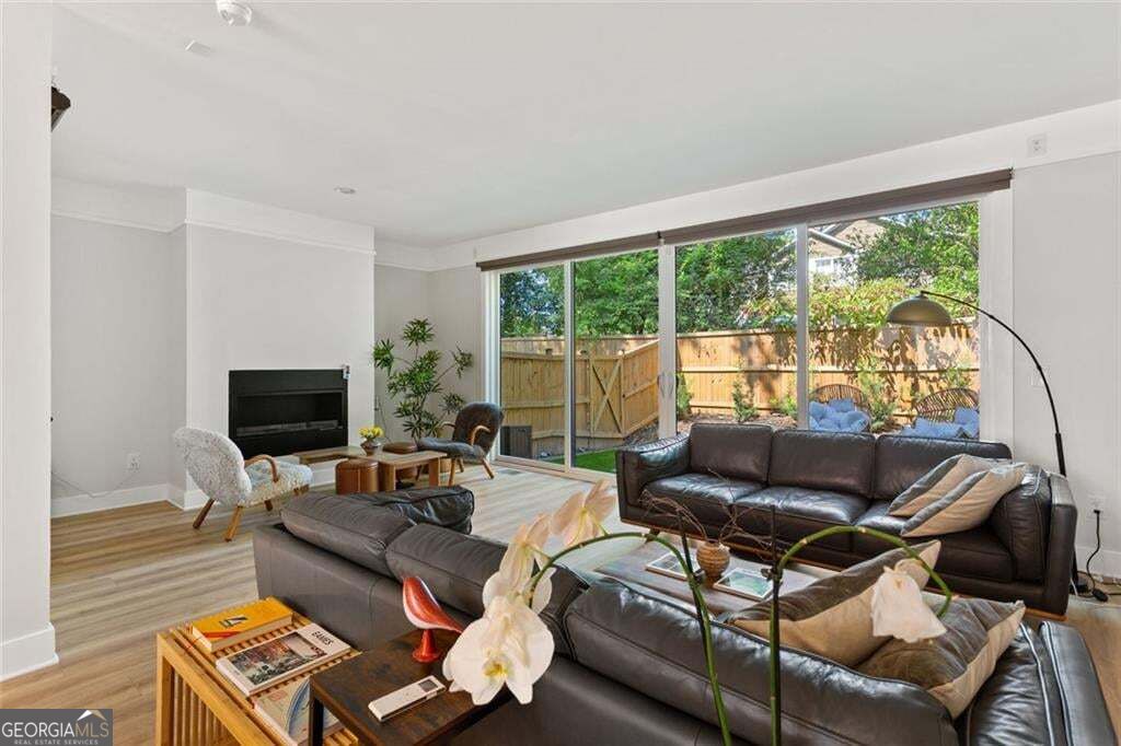 1631 Overlook Way Atlanta, GA 30318 - Photo 16 of 43 Gallery Image 16