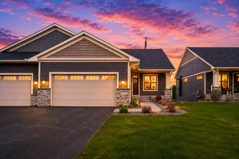 $590,000 | 11136 6th St Circle North, Lake Elmo, MN 55042