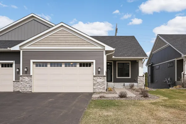 $600,000 | 11136 6th St Circle North, Lake Elmo, MN 55042