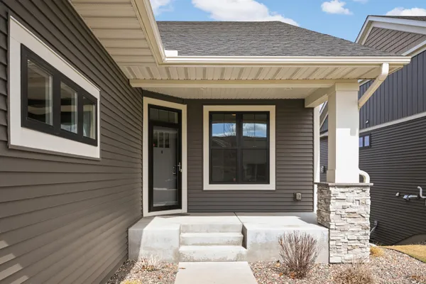 $600,000 | 11136 6th St Circle North, Lake Elmo, MN 55042