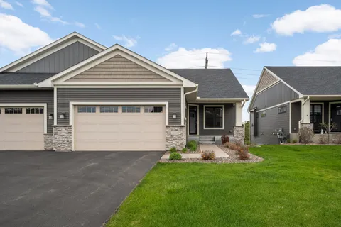 $590,000 | 11136 6th St Circle North, Lake Elmo, MN 55042