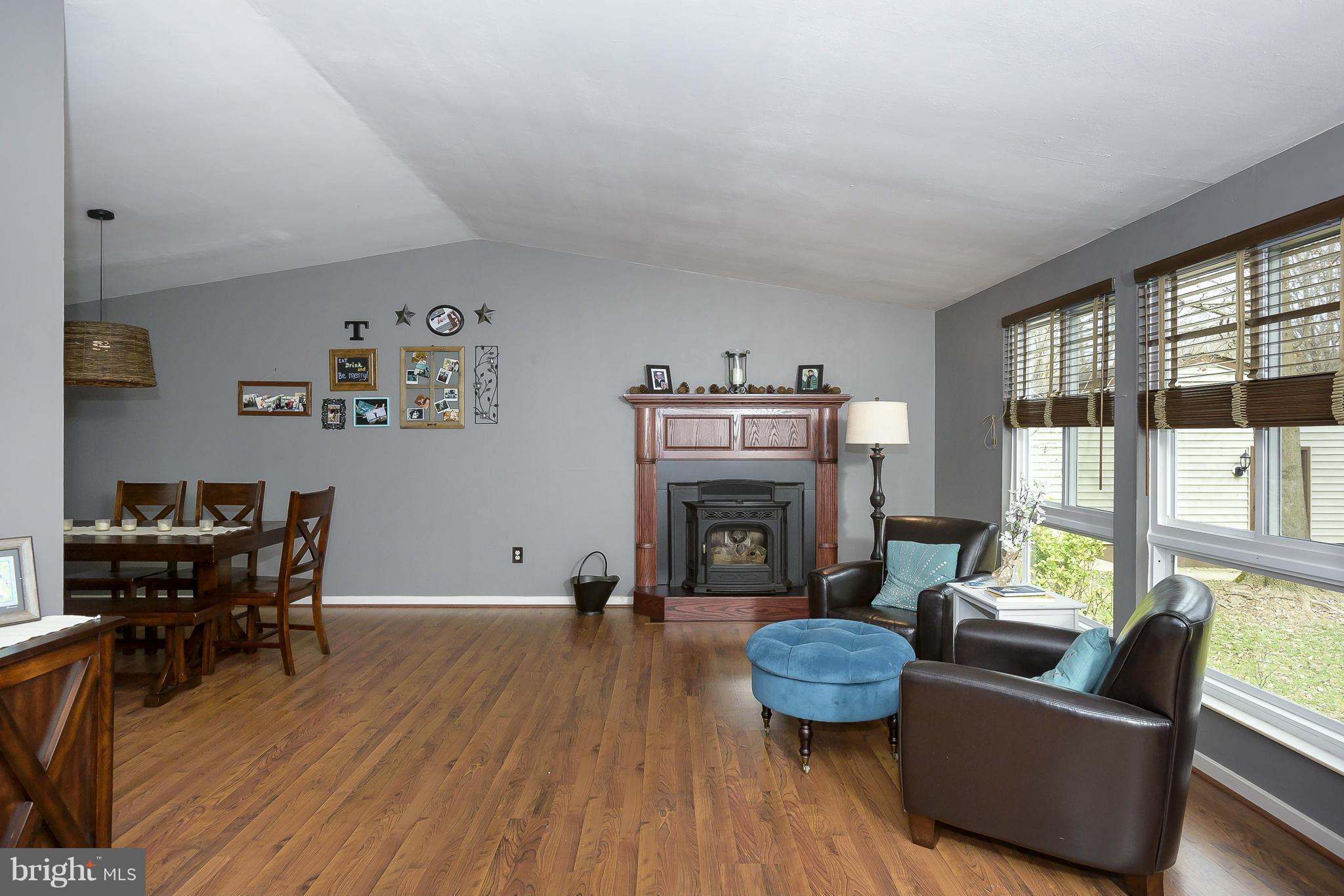 6264 Sandchain Road Columbia, MD 21045 - Photo 11 of 30 Living Room