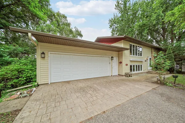 $334,000 | 360 Sophia Avenue, Hamburg, MN 55339