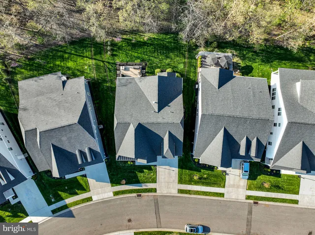 $695,000 | 215 Rustic Wood Drive, Gettysburg, PA 17325