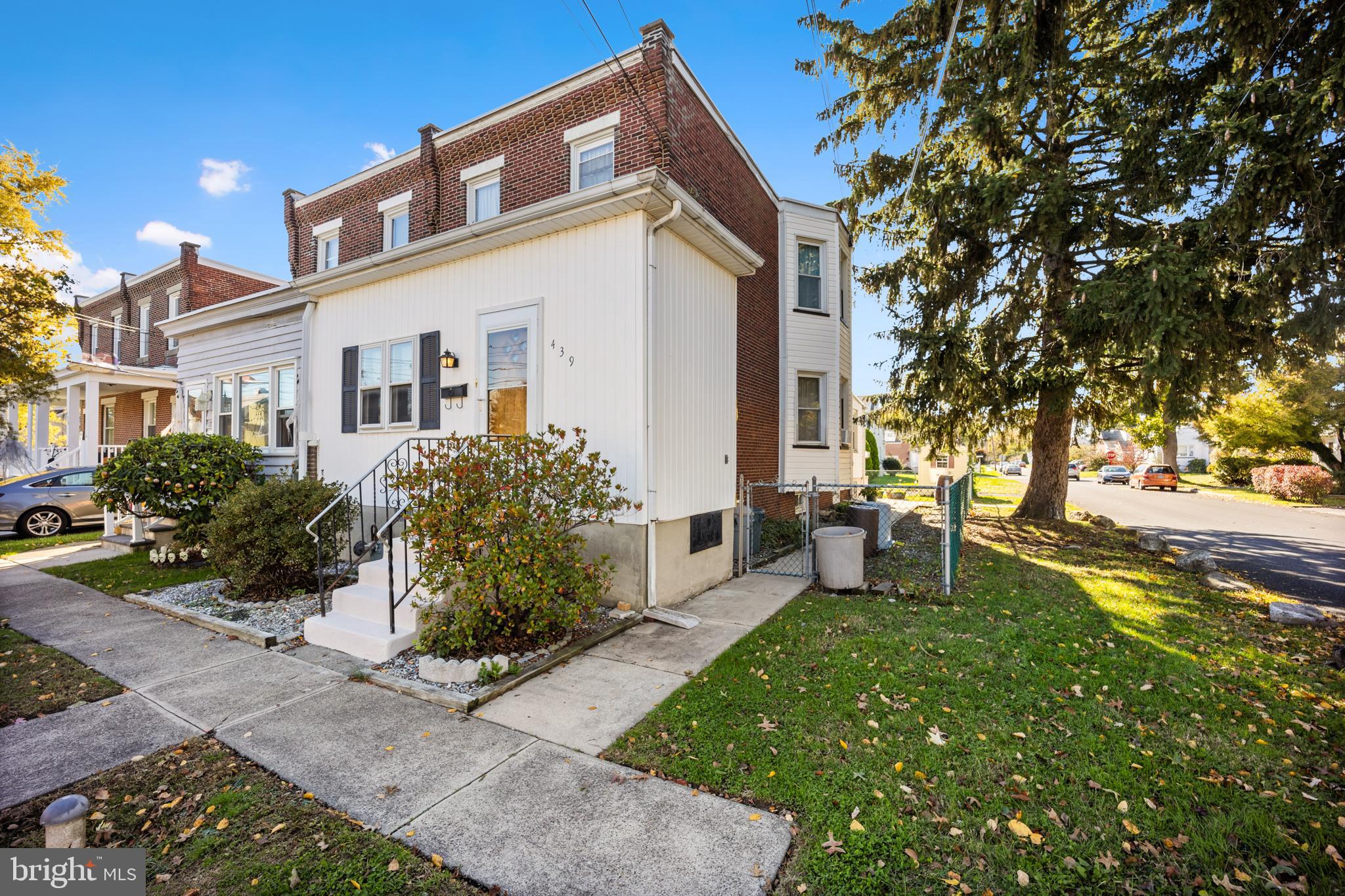 439 Rutledge Avenue Folsom, PA 19033 - Photo 2 of 29 Exterior Side