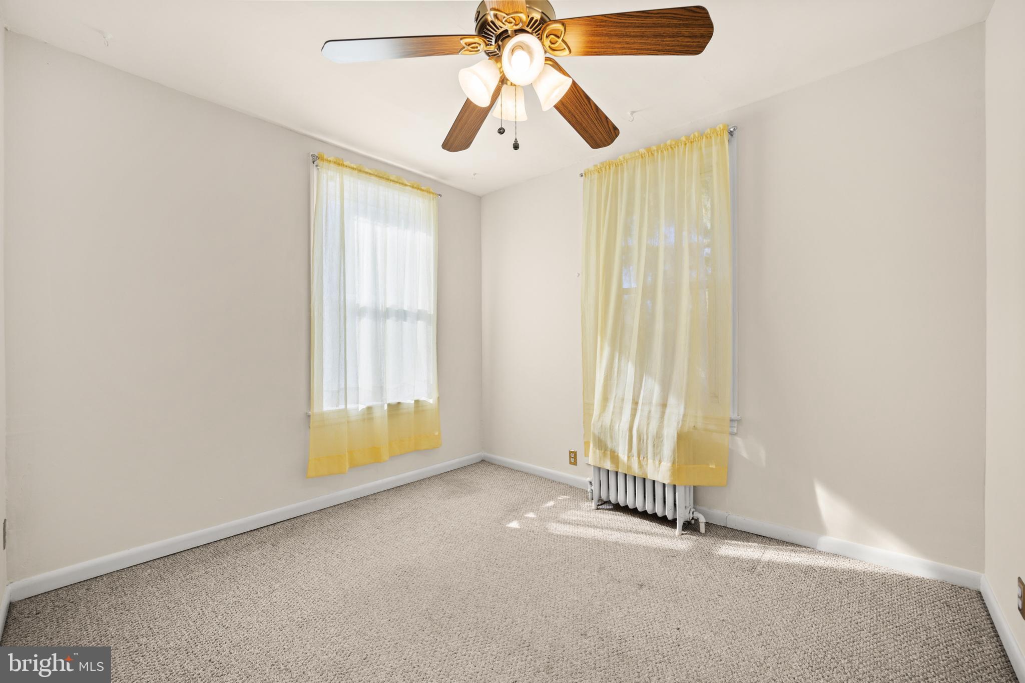 439 Rutledge Avenue Folsom, PA 19033 - Photo 15 of 29 Bedroom 3