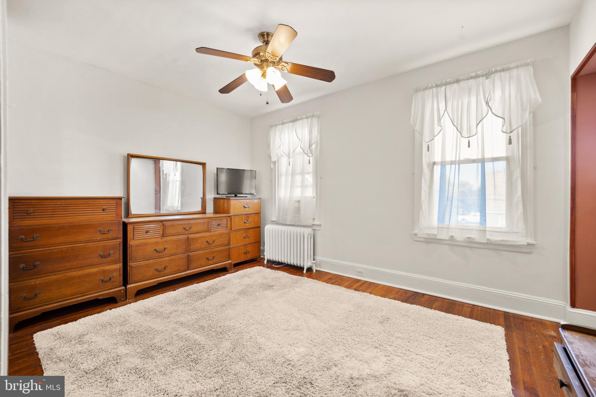 439 Rutledge Avenue Folsom, PA 19033 - Photo 19 of 29 Main Bedroom