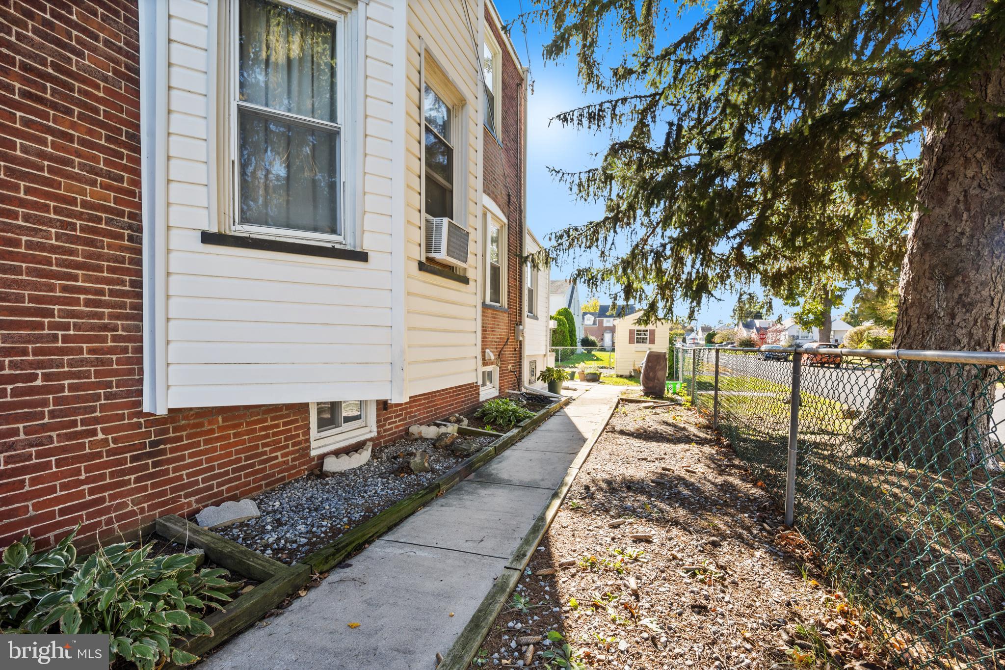 439 Rutledge Avenue Folsom, PA 19033 - Photo 26 of 29 Side