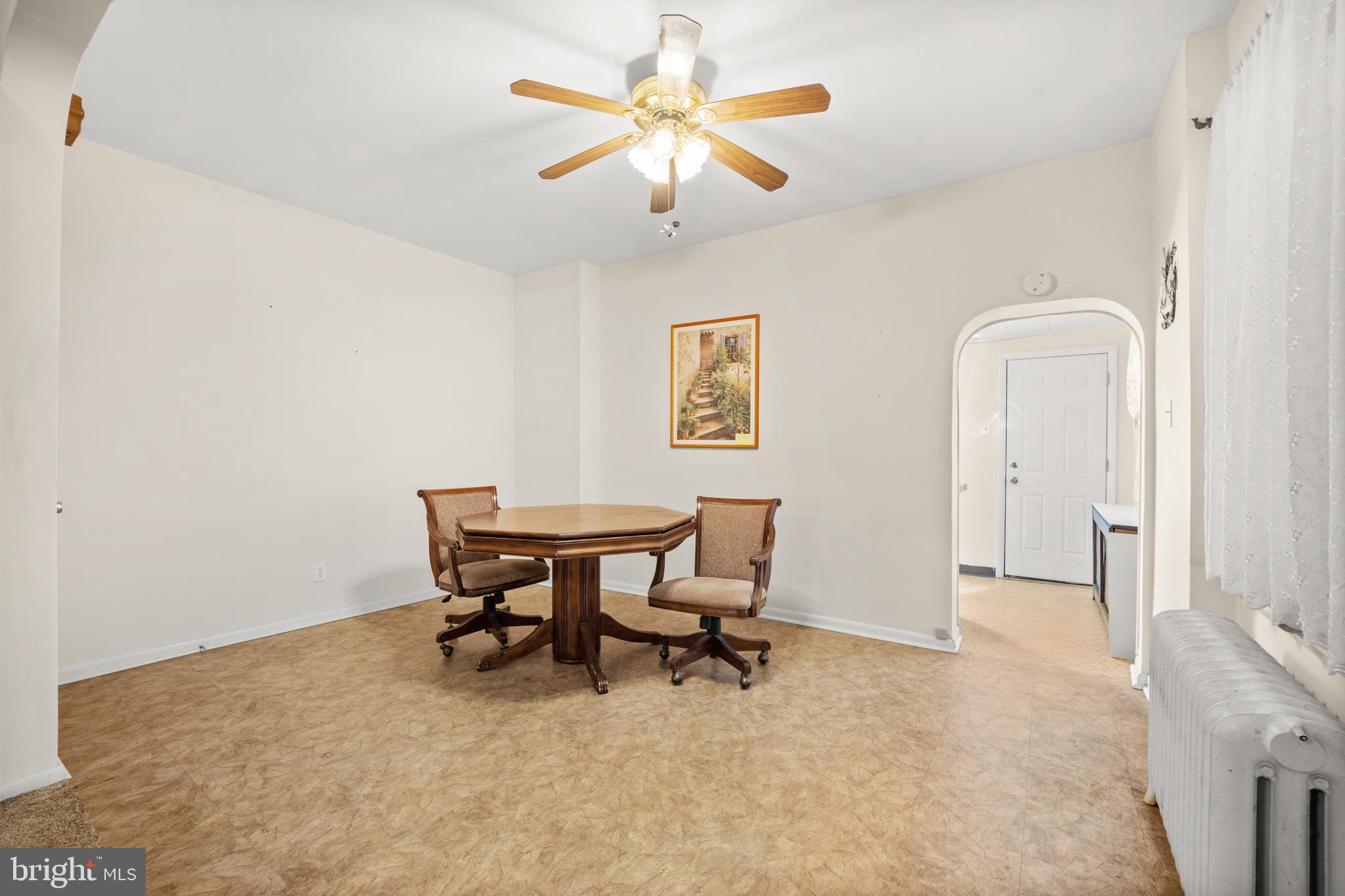 439 Rutledge Avenue Folsom, PA 19033 - Photo 8 of 29 Dining Room