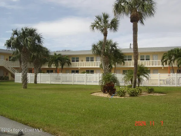$1,295 | 7801 Ridgewood Avenue, Unit 7, Cape Canaveral, FL 32920