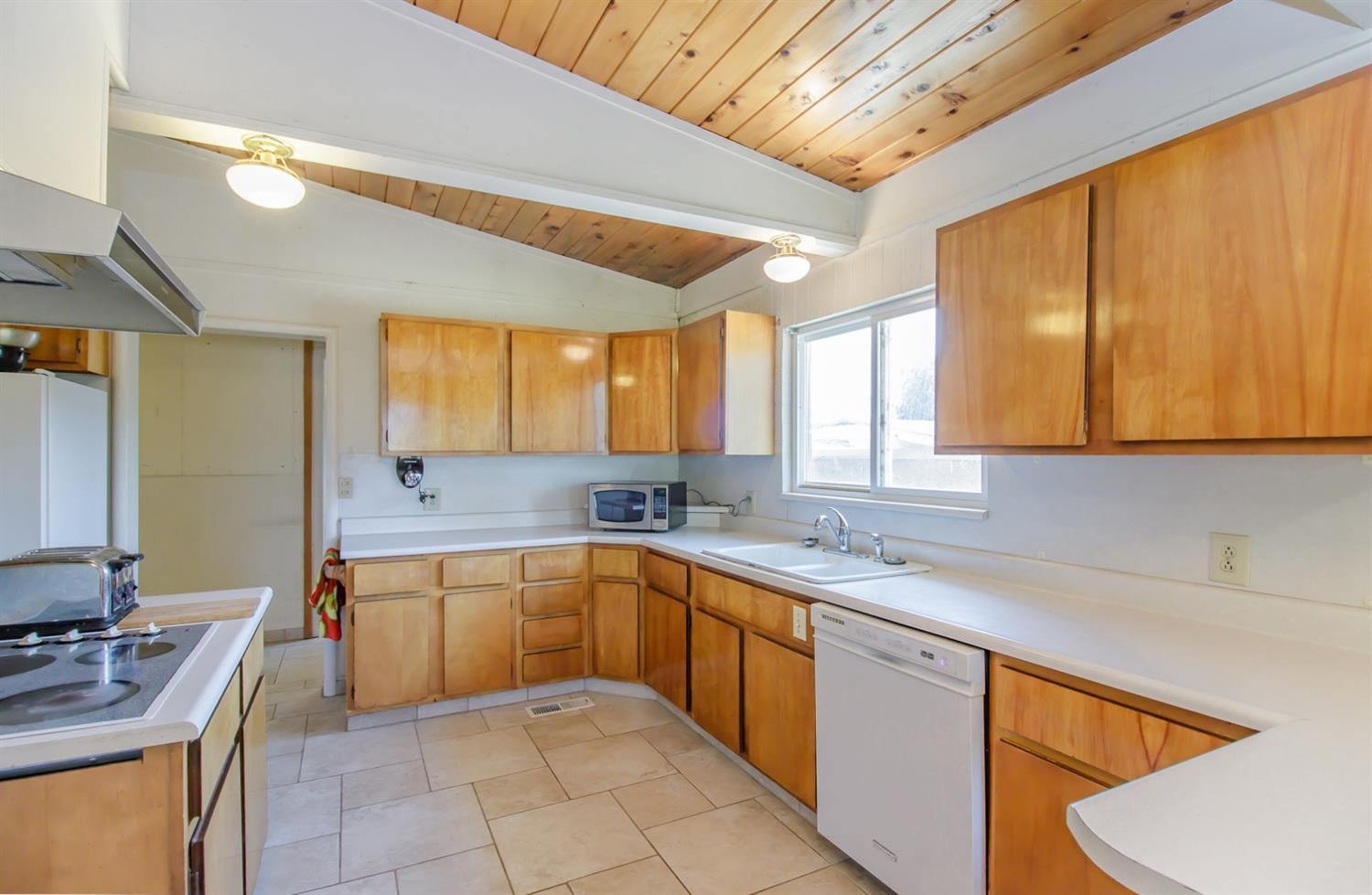 1039 West Valley View Road Ashland, OR 97520 - Photo 9 of 32 Additional Photo