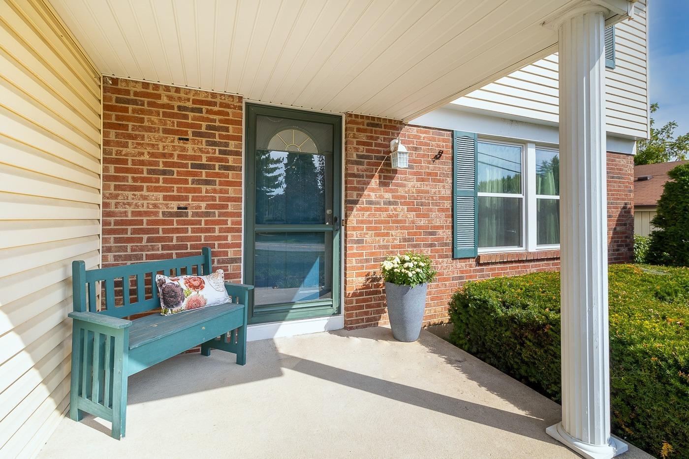 2630 Crest Road Cincinnati, OH 45231 - Photo 4 of 39