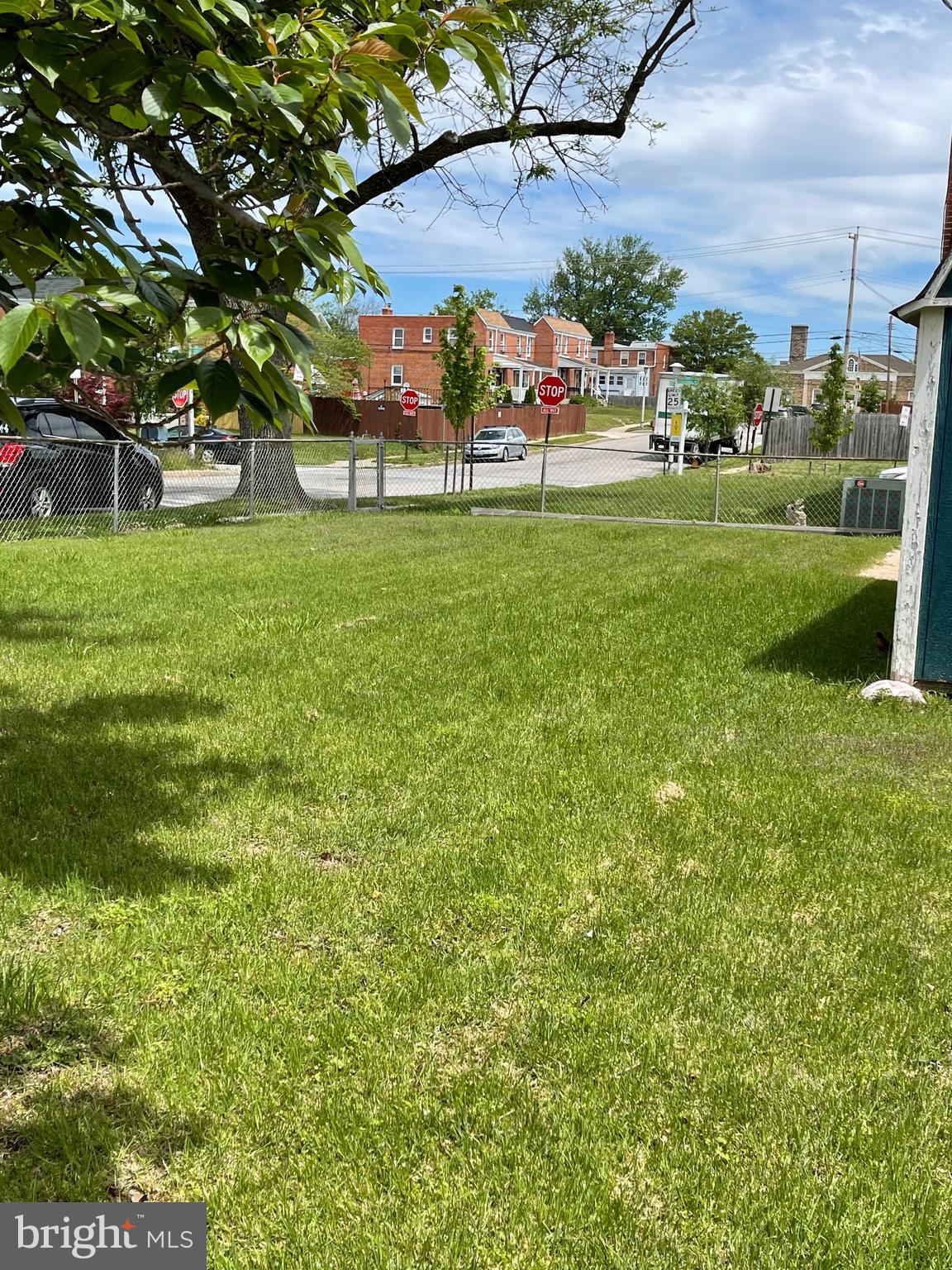 1212 Haverhill Road Baltimore, MD 21229 - Photo 14 of 18 Room for your driveway!