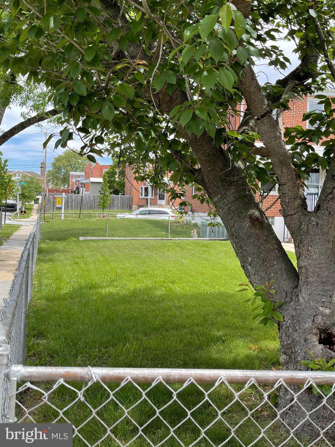 1212 Haverhill Road Baltimore, MD 21229 - Photo 4 of 18 fully fenced back yard for fur friends!