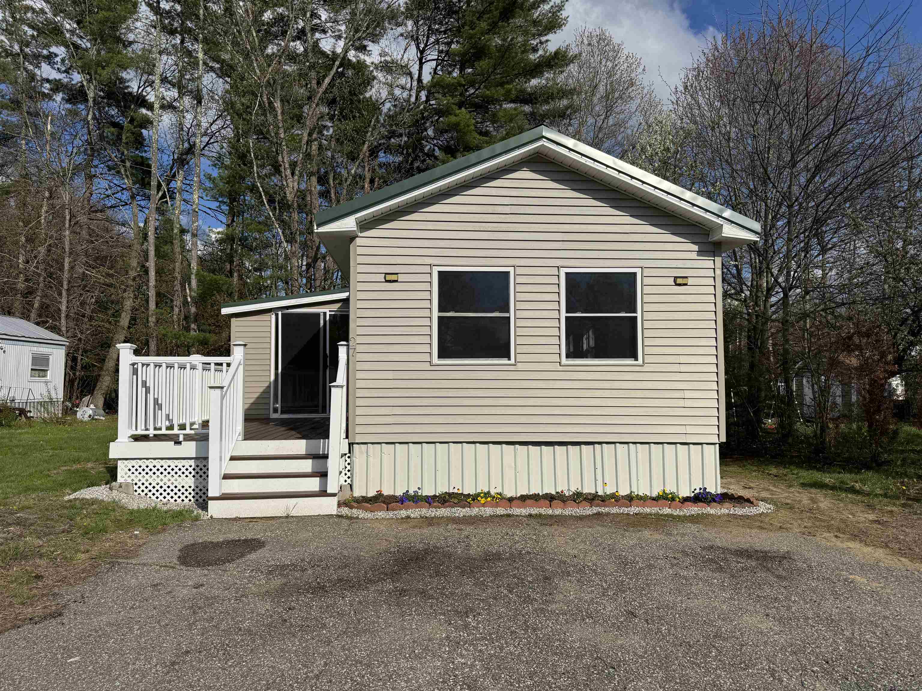 27 Mavis Avenue Rochester, NH 03839 - Photo 1 of 36