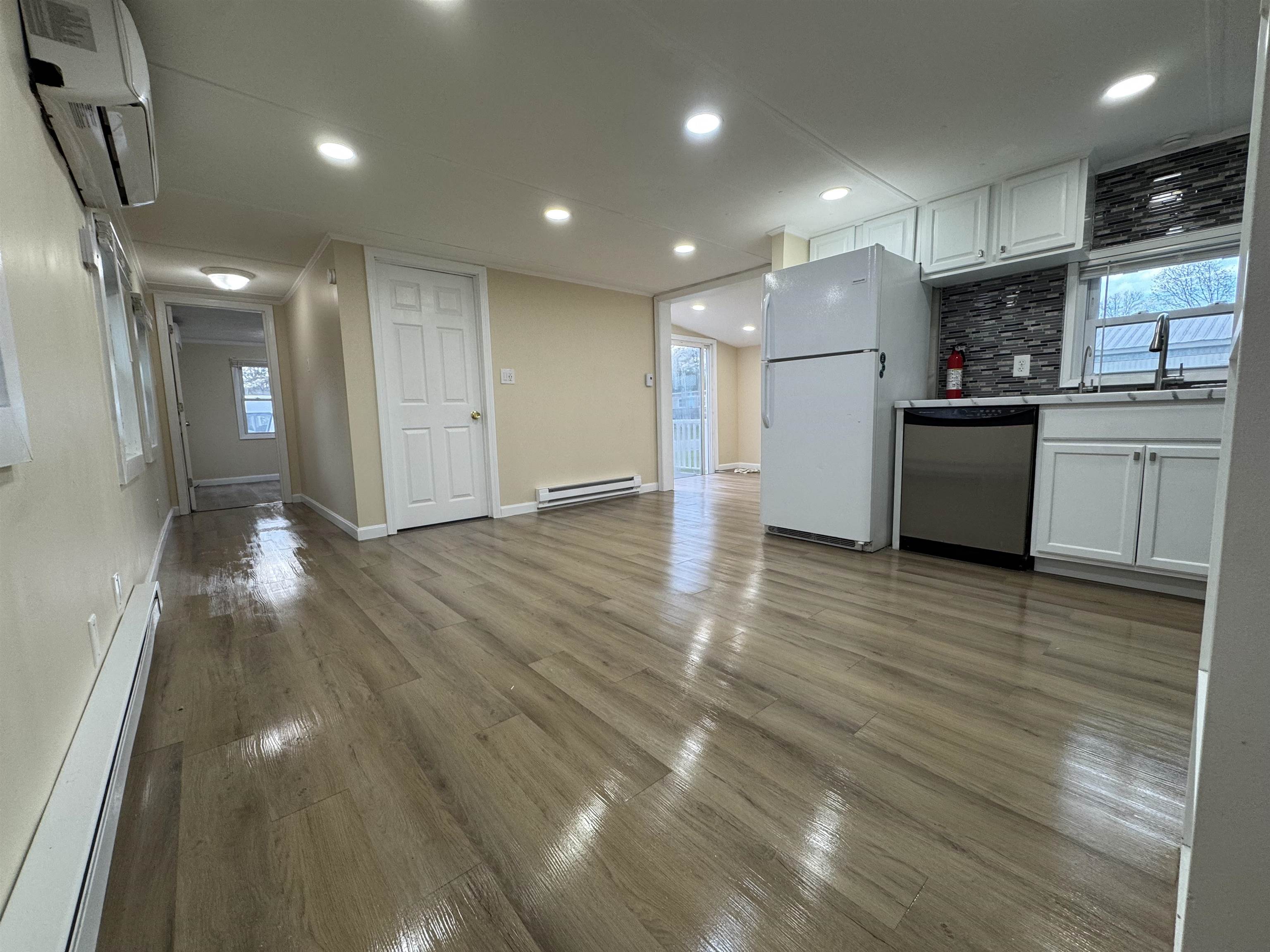 27 Mavis Avenue Rochester, NH 03839 - Photo 12 of 36