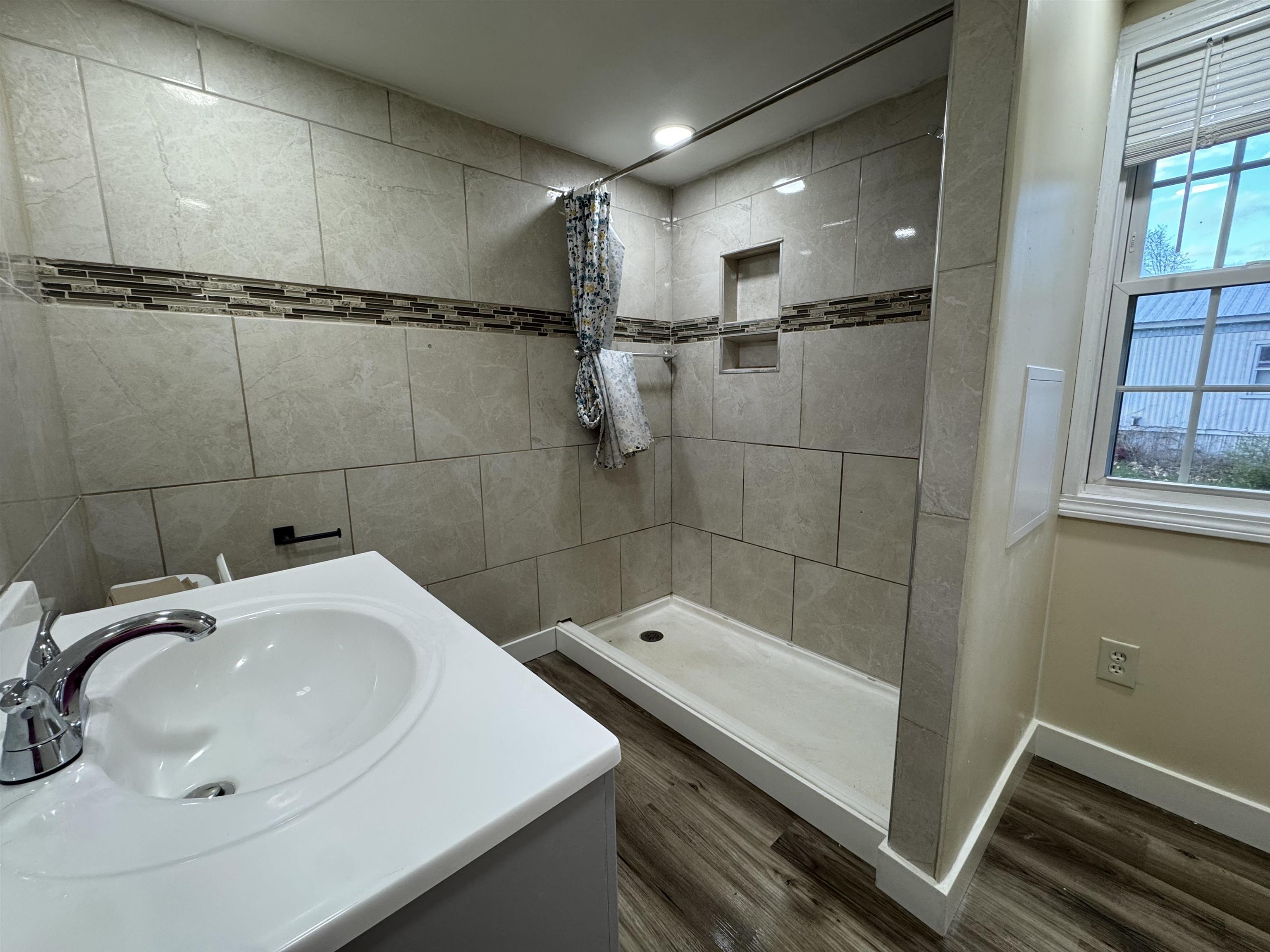 27 Mavis Avenue Rochester, NH 03839 - Photo 18 of 36