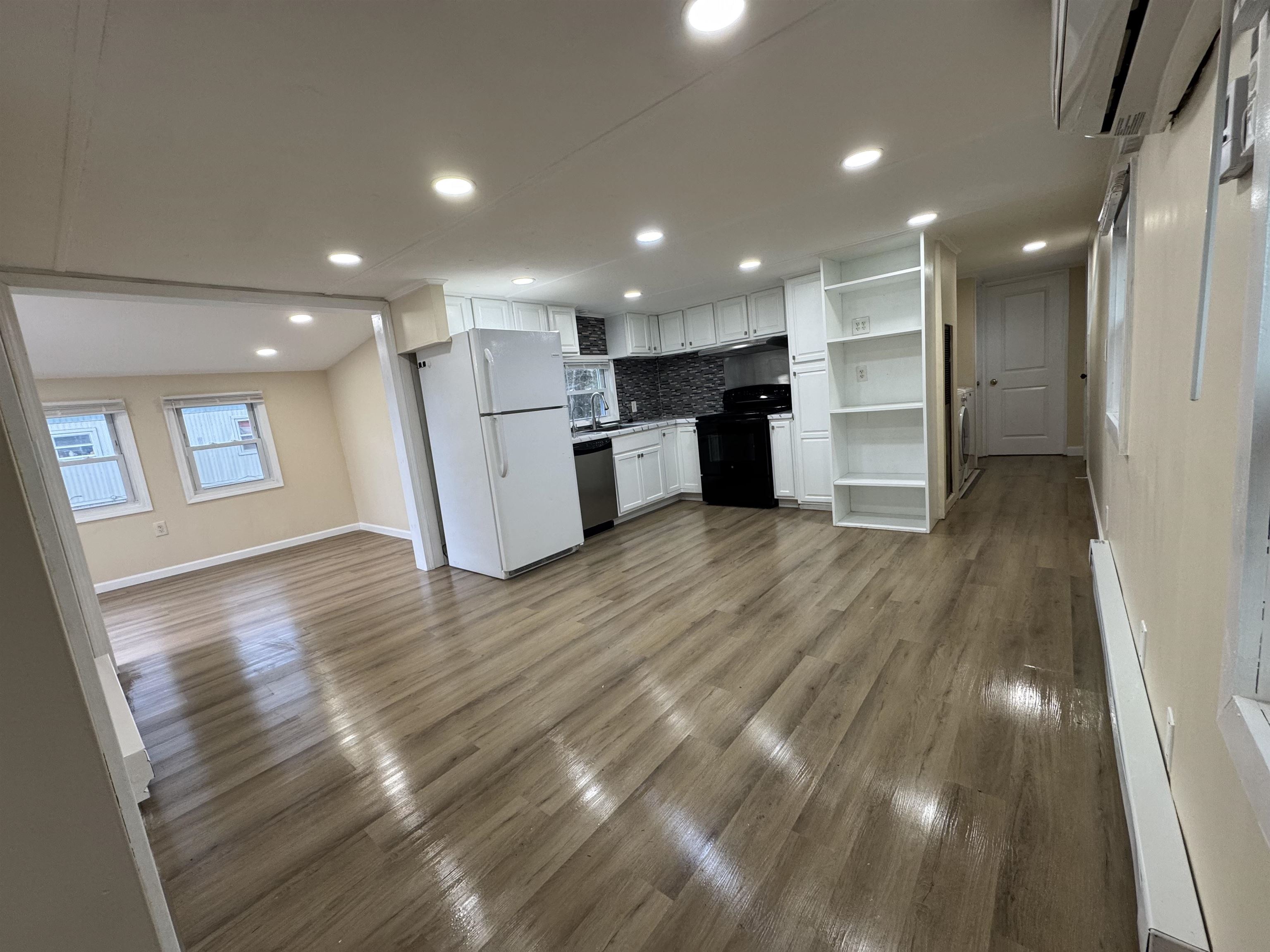 27 Mavis Avenue Rochester, NH 03839 - Photo 7 of 36