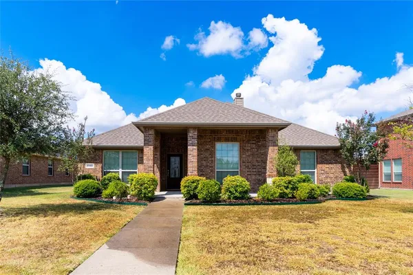 $2,195 | 1112 Hidden Creek Drive, Royse City, TX 75189