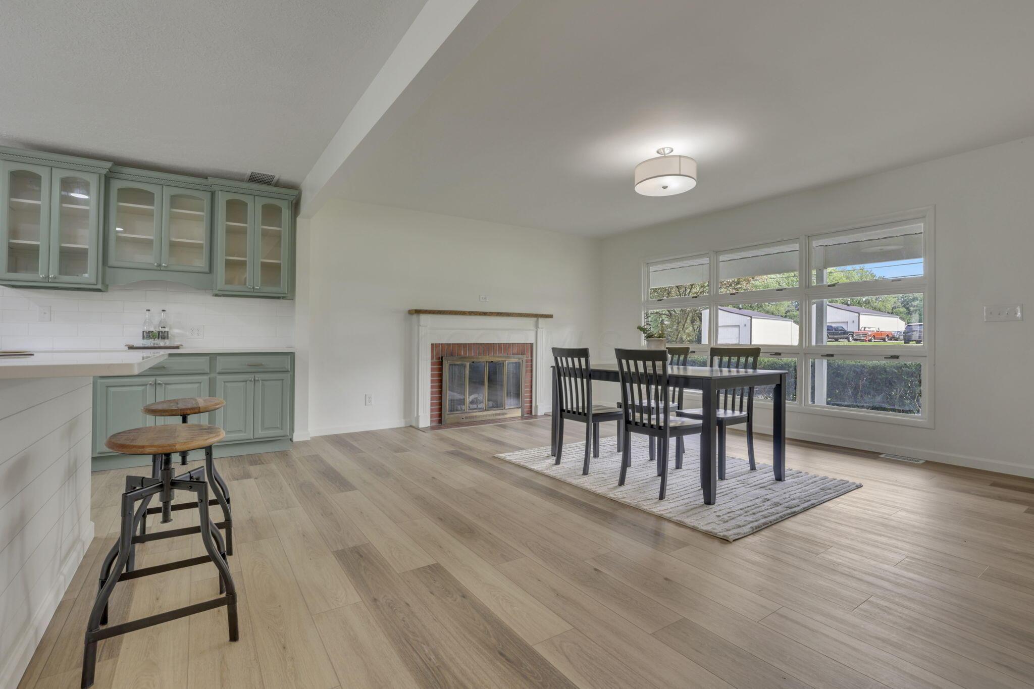 1080 Coonpath Road Northwest Lancaster, OH 43130 - Photo 4 of 55 Dining Room